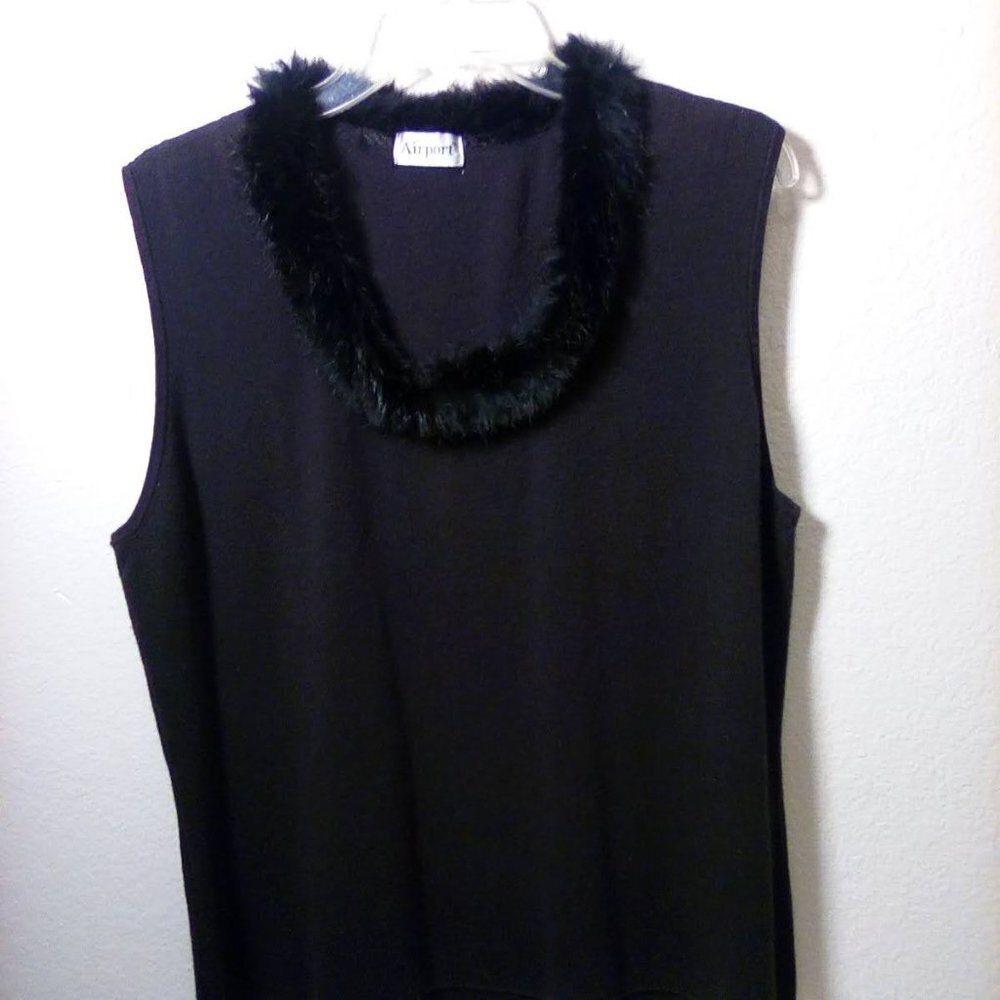 Airport sweater top w/ soft fur neckline Size: 1X